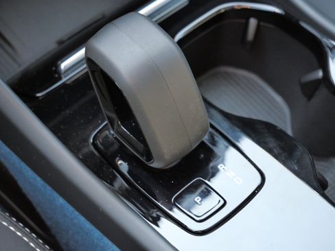 Used 2023 Volvo XC40 Recharge Ultimate image 26