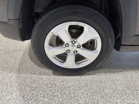 Used 2019 Jeep Compass Latitude w/ Cold Weather Group AWD/4WD image 21