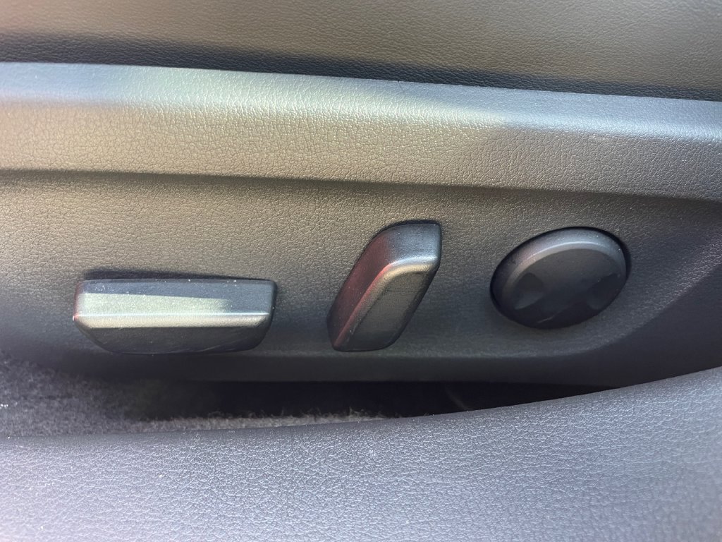 Used 2025 MAZDA MAZDA3 s FWD image 21