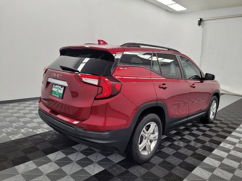 Used 2024 GMC Terrain SLE w/ Driver Convenience Package FWD image 9