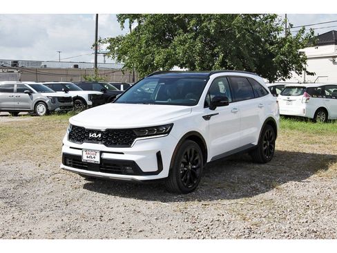 Certified 2023 Kia Sorento SX FWD image 7