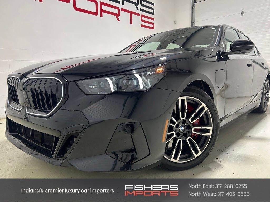 Used 2026 BMW 550e xDrive w/ Premium Package AWD/4WD image 1