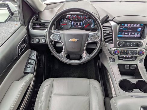Used 2017 Chevrolet Suburban LT image 17