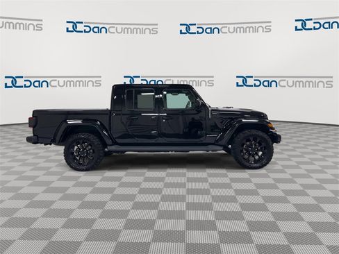 Used 2021 Jeep Gladiator Overland image 9