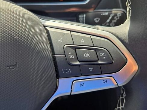 Used 2024 Volkswagen Tiguan SE FWD image 21