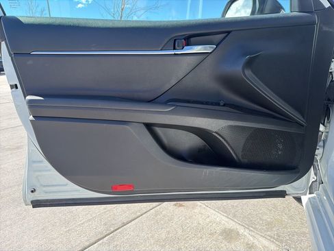 Used 2023 Toyota Camry SE image 10