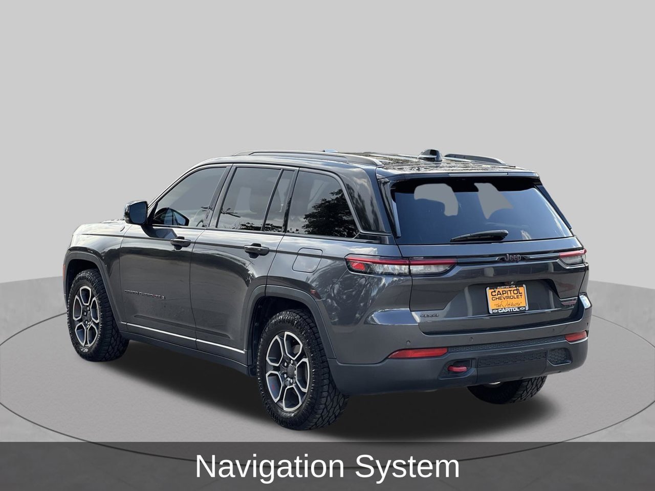 Used 2022 Jeep Grand Cherokee Trailhawk AWD/4WD image 3