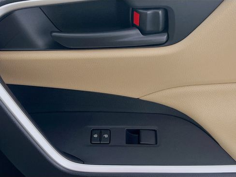 Used 2025 Toyota RAV4 LE image 31