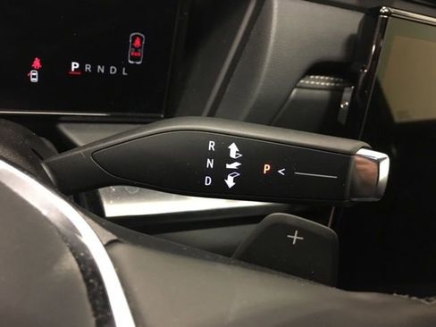 Used 2025 GMC Terrain Elevation image 28