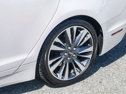 Used 2019 Lincoln MKZ Reserve FWD image 11