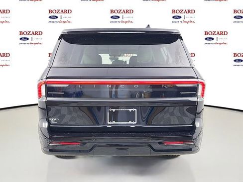New 2026 Lincoln Navigator L Premier AWD/4WD image 7