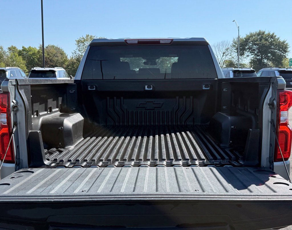 Used 2023 Chevrolet Silverado 1500 RST AWD/4WD image 6