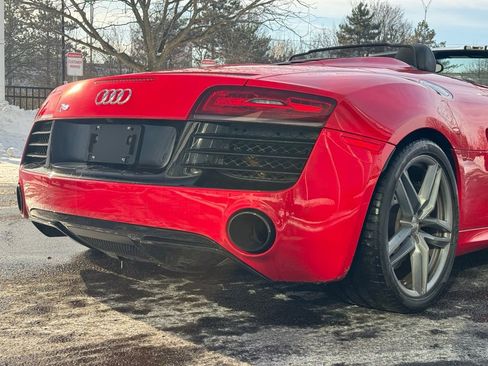 Used 2014 Audi R8 V10 w/ Full Leather Package image 25