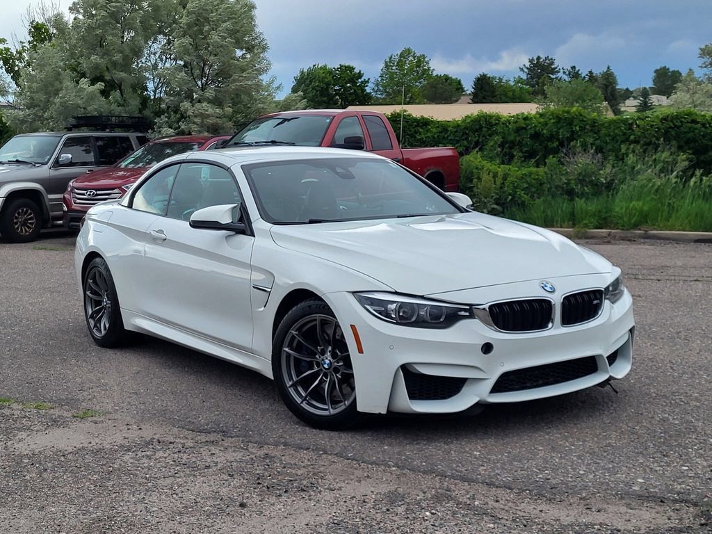 Used 2020 BMW M4 Convertible RWD image 2