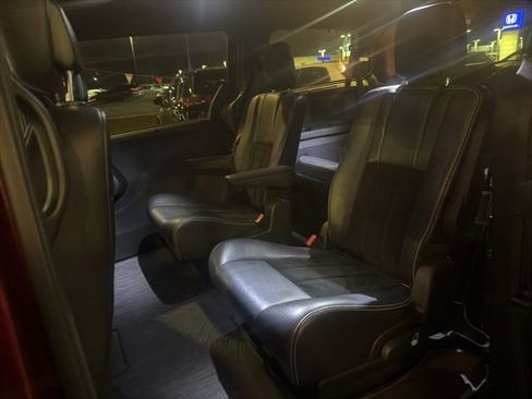 Used 2017 Dodge Grand Caravan SXT w/ Driver Convenience Group image 23