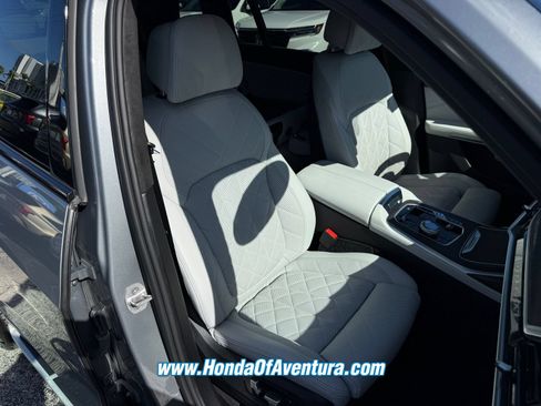 Used 2024 BMW X7 xDrive40i w/ Executive Package AWD/4WD image 9