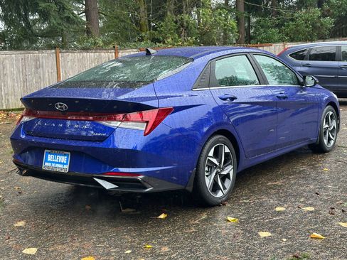 Used 2023 Hyundai Elantra Limited image 7
