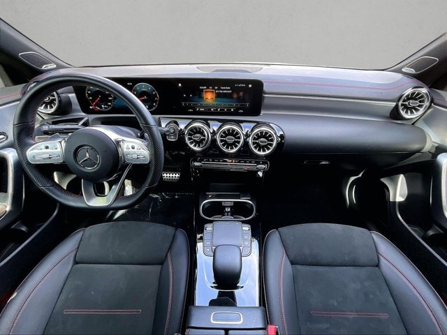 Used 2023 Mercedes-Benz CLA 250 image 16
