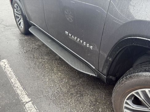 Used 2024 Jeep Wagoneer Series II image 3