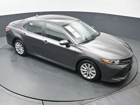 Used 2019 Toyota Camry LE w/ Convenience Package FWD image 40