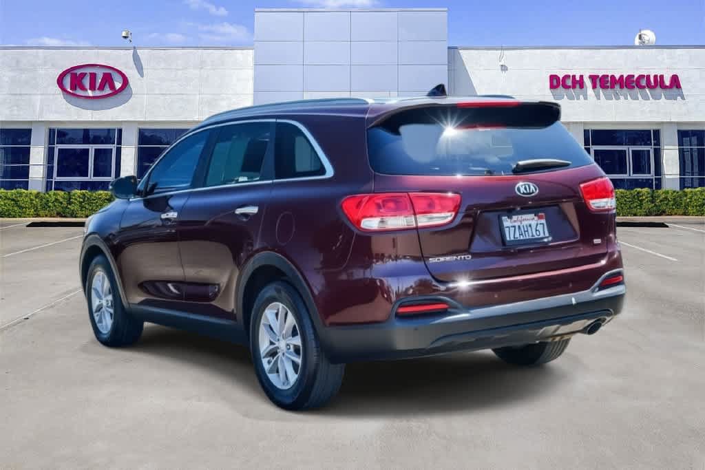 Used 2017 Kia Sorento FWD w/ LX Convenience Package image 3