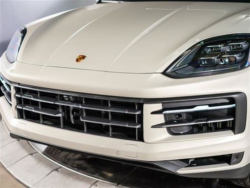 Certified 2026 Porsche Cayenne AWD/4WD image 12