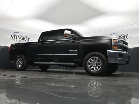 Used 2019 Chevrolet Silverado 2500 LTZ w/ Duramax Plus Package AWD/4WD image 26