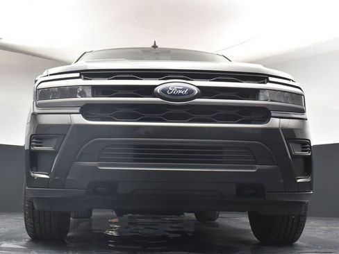 Used 2022 Ford Expedition XLT image 32