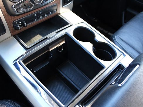 Used 2014 RAM 1500 Laramie w/ Convenience Group image 32