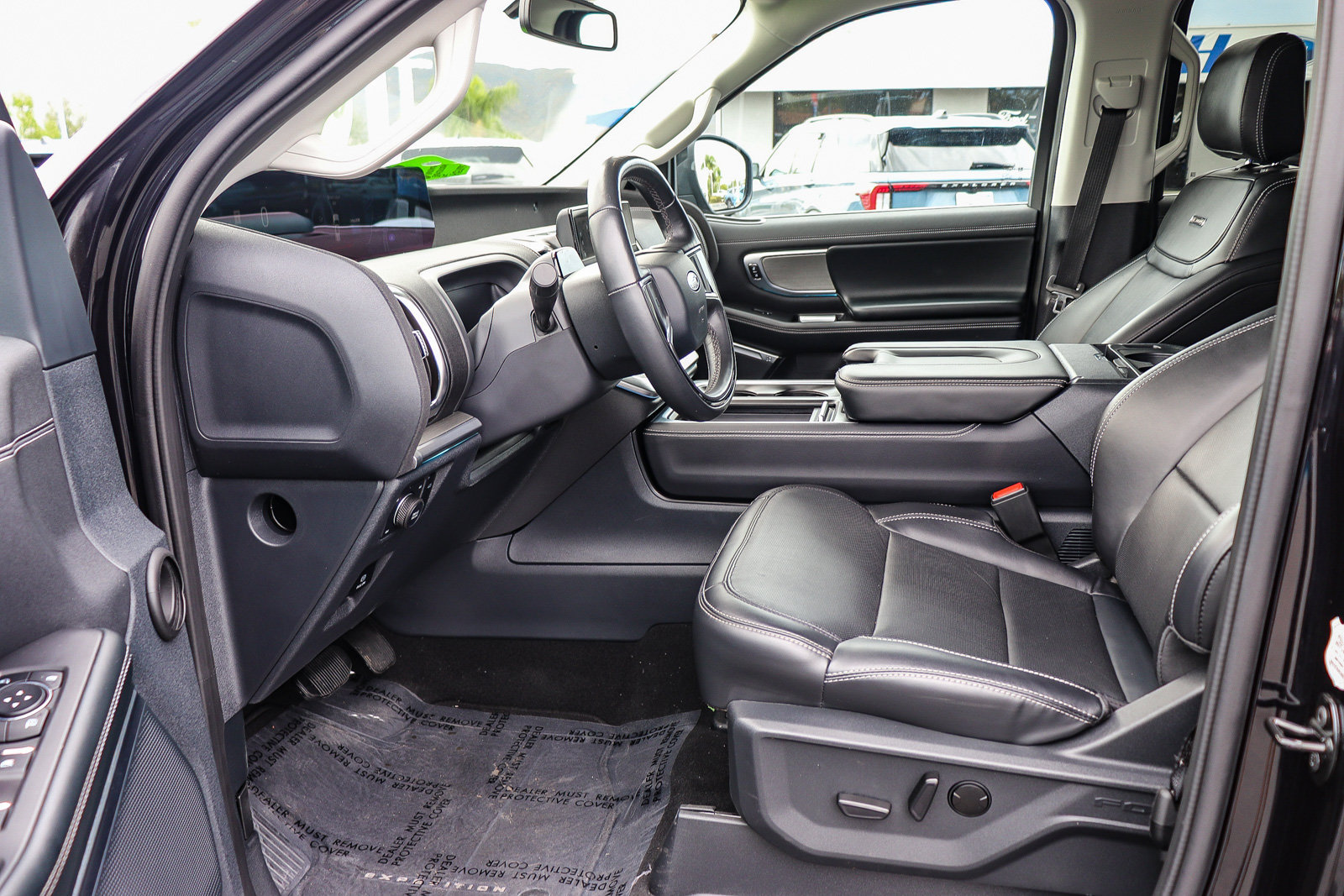 Certified 2025 Ford Expedition Platinum AWD/4WD image 19