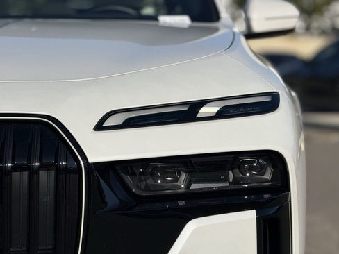 Used 2025 BMW i7 eDrive50 w/ M Sport Package image 13