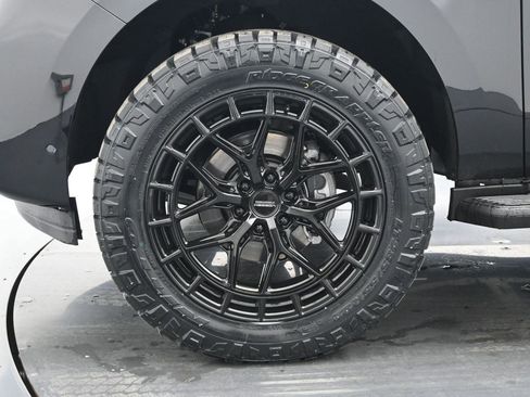 New 2025 Ford Expedition Active image 35