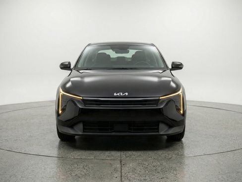 Used 2025 Kia K4 FWD image 2