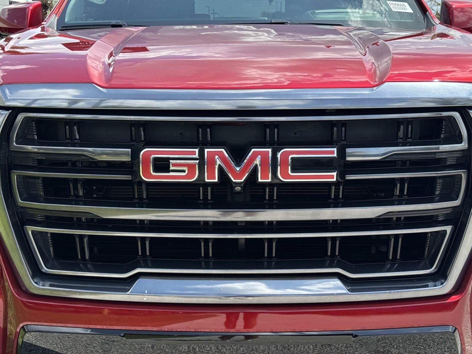 Used 2024 GMC Yukon AT4 w/ Technology Package AWD/4WD image 8