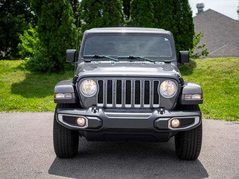 Used 2019 Jeep Wrangler Unlimited Sahara AWD/4WD image 2