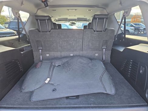 Used 2020 Chevrolet Suburban LT image 17
