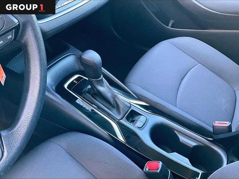 Used 2022 Toyota Corolla LE FWD image 17