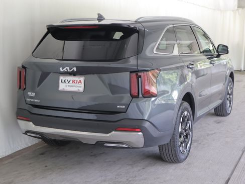 Used 2024 Kia Sorento S w/ Panoramic Sunroof Package AWD/4WD image 7