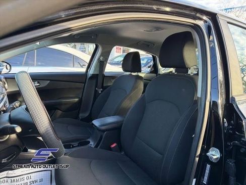 Used 2020 Kia Forte LXS image 20