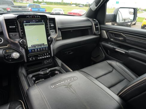 Used 2020 RAM 1500 Limited w/ Black Appearance Package AWD/4WD image 25