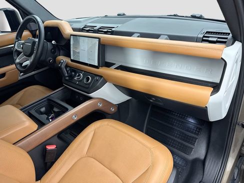 Certified 2024 Land Rover Defender 110 SE AWD/4WD image 16