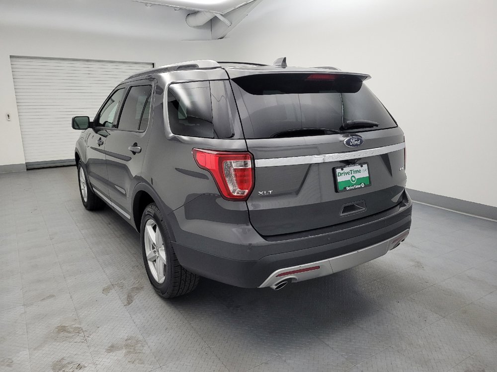 Used 2017 Ford Explorer XLT w/ Equipment Group 202A AWD/4WD image 5