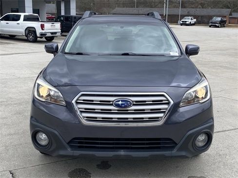 Used 2017 Subaru Outback 2.5i Premium image 10