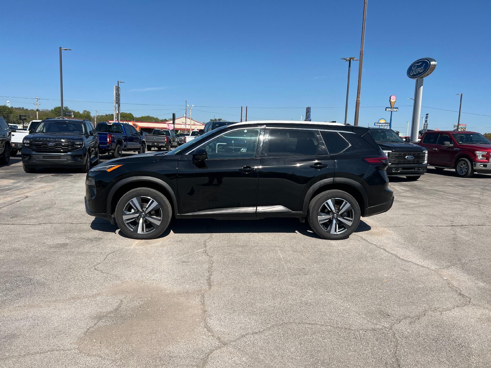 Used 2026 Nissan Rogue SL AWD/4WD image 6