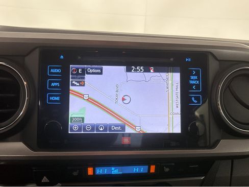 Used 2017 Toyota Tacoma Limited image 7