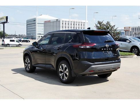 Certified 2023 Nissan Rogue SV image 4
