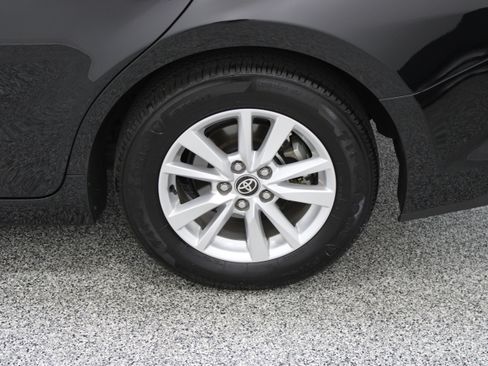 Used 2025 Toyota Camry LE FWD image 10
