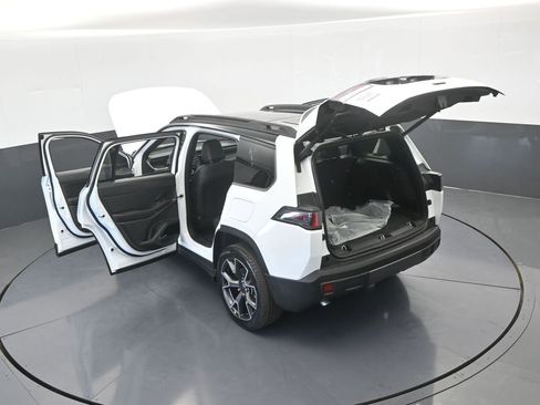 New 2026 Jeep Cherokee Overland image 64