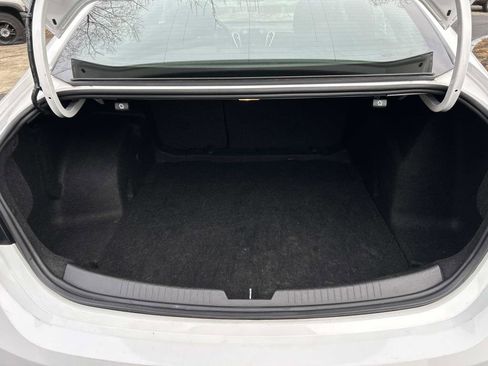 Used 2019 Chevrolet Malibu LT image 15
