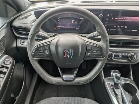 Used 2024 Buick Envista Preferred FWD image 32